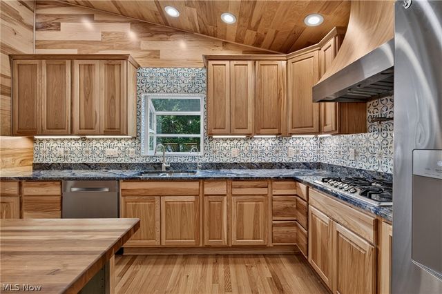 5612 Fitch Road, North Olmsted, OH 44070