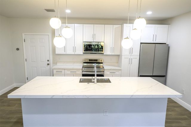 333 NW 41st Street 331, Oakland Park, FL 33309