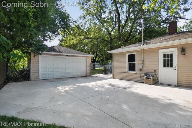 1902 Adelpha Avenue, Delhi Charter Township, MI 48842