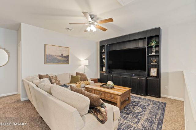 107 Rue Chateau Royal Drive, Youngsville, LA 70592