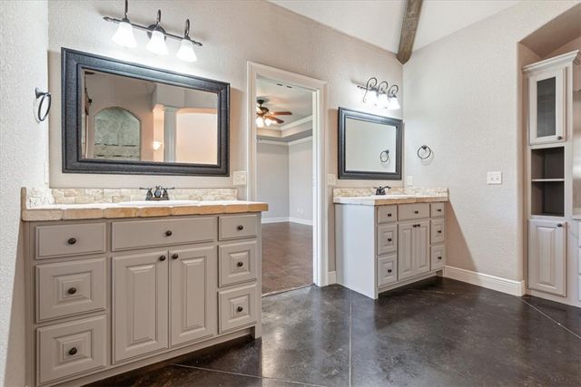 3623 W Bowling Green Place, Fayetteville, AR 72704