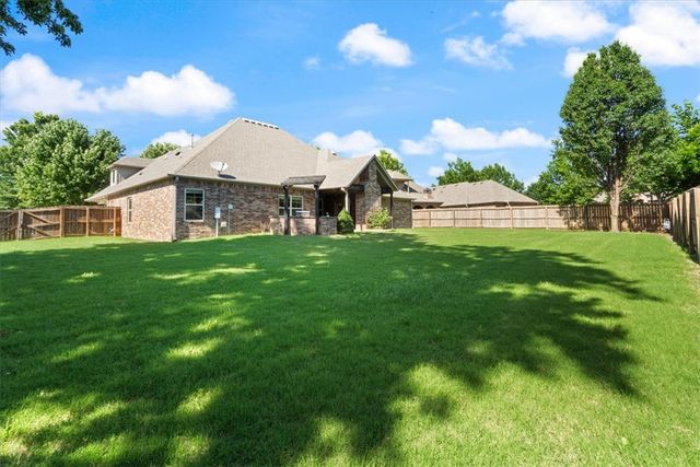3623 W Bowling Green Place, Fayetteville, AR 72704
