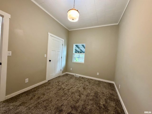 714 W 5TH Street, Johnston City, IL 62951