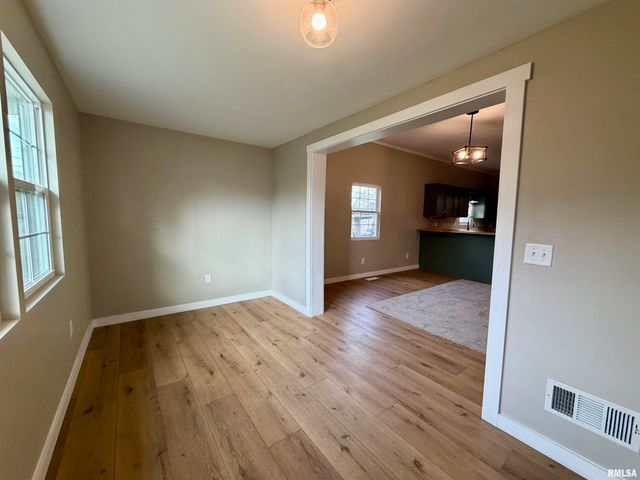 714 W 5TH Street, Johnston City, IL 62951