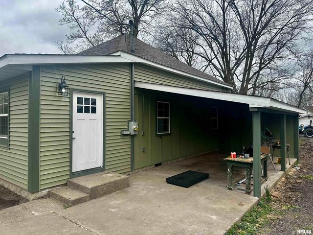 714 W 5TH Street, Johnston City, IL 62951