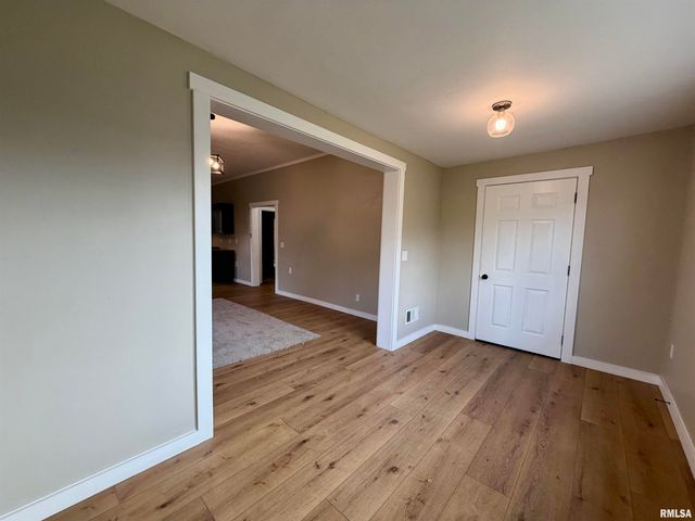 714 W 5TH Street, Johnston City, IL 62951