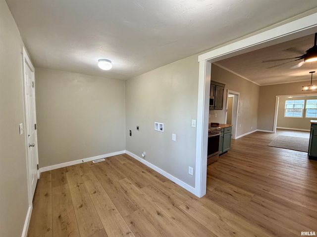 714 W 5TH Street, Johnston City, IL 62951