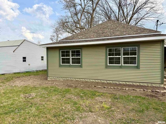 714 W 5TH Street, Johnston City, IL 62951