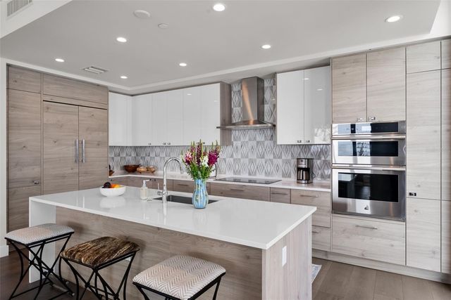 301 1ST. ST. S 1103, St Petersburg, FL 33701