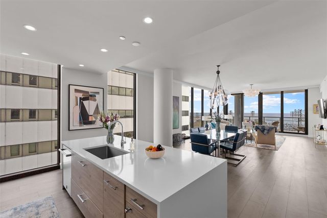 301 1ST. ST. S 1103, St Petersburg, FL 33701