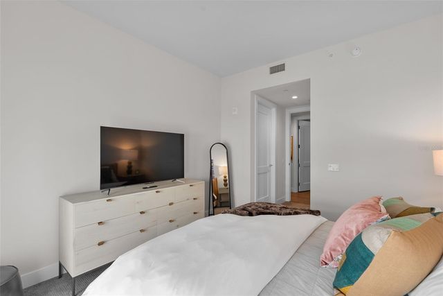 301 1ST. ST. S 1103, St Petersburg, FL 33701