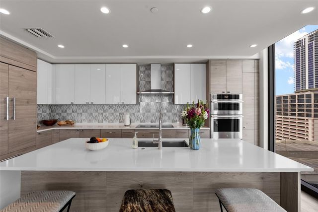 301 1ST. ST. S 1103, St Petersburg, FL 33701