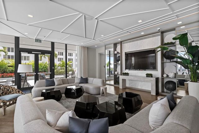 301 1ST. ST. S 1103, St Petersburg, FL 33701