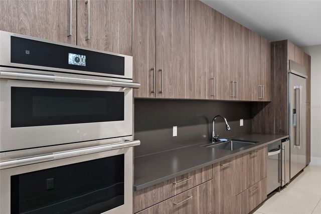 301 1ST. ST. S 1103, St Petersburg, FL 33701