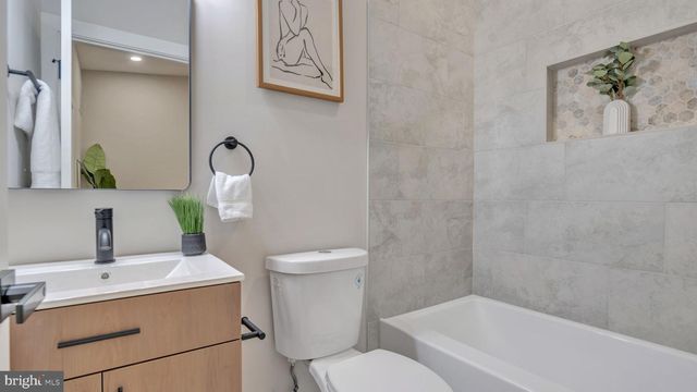 417 INGRAHAM ST NW, Washington, DC 20011