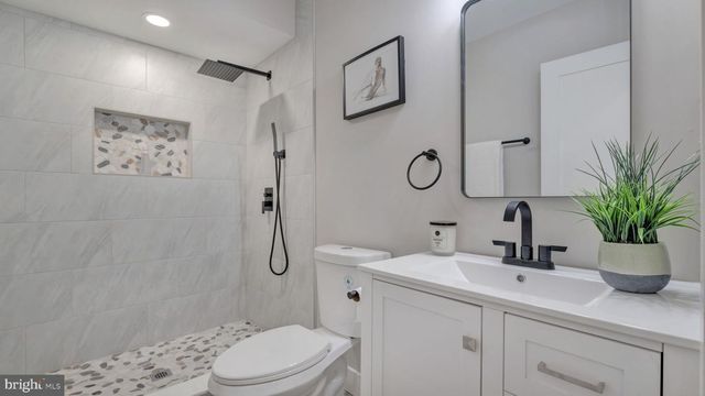 417 INGRAHAM ST NW, Washington, DC 20011