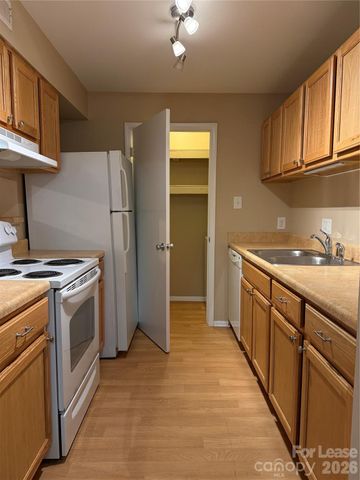 5020 Sardis Road L, Charlotte, NC 28270