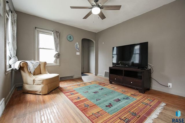 1904 S Duluth Ave Avenue, Sioux Falls, SD 57105