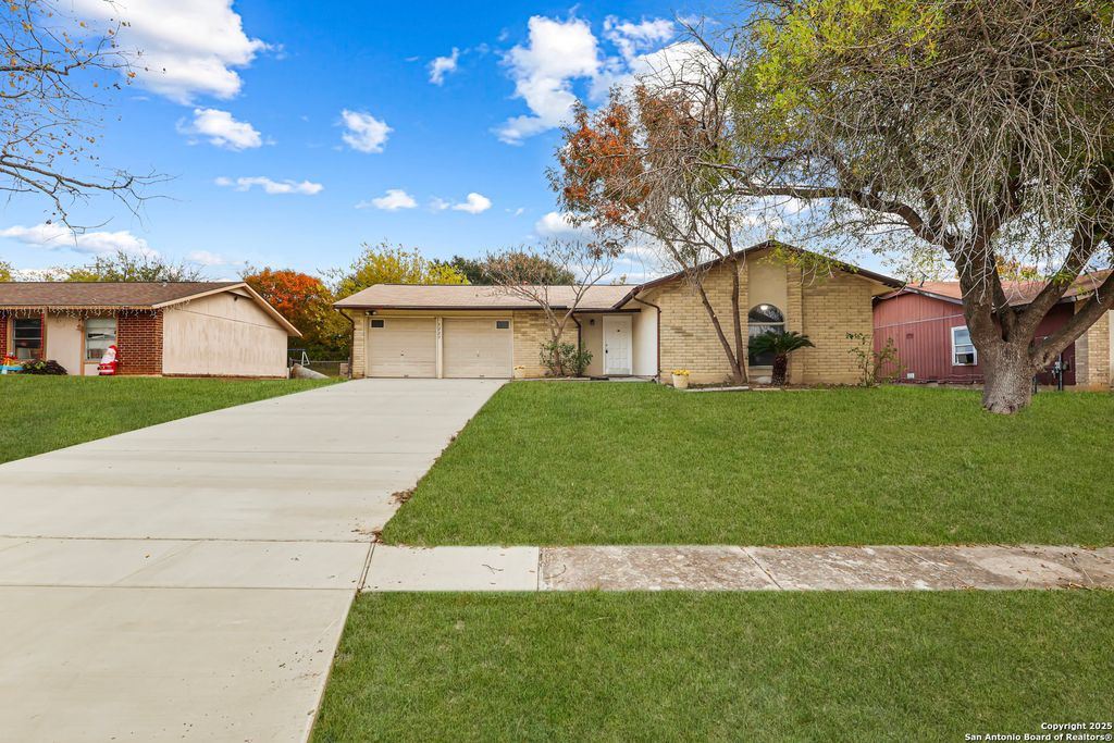 5223 Galacino St, San Antonio, TX 78247