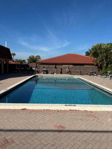 5937 Forest Hill Boulevard 103, West Palm Beach, FL 33415