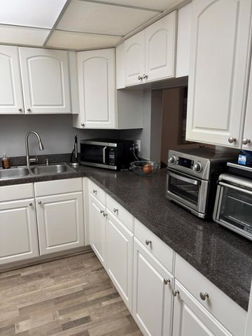 5937 Forest Hill Boulevard 103, West Palm Beach, FL 33415