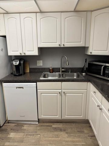 5937 Forest Hill Boulevard 103, West Palm Beach, FL 33415