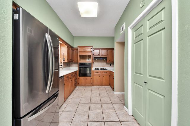 6470 Creekbend Drive, Houston, TX 77096
