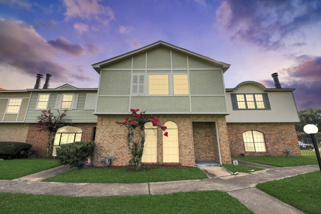 6470 Creekbend Drive, Houston, TX 77096
