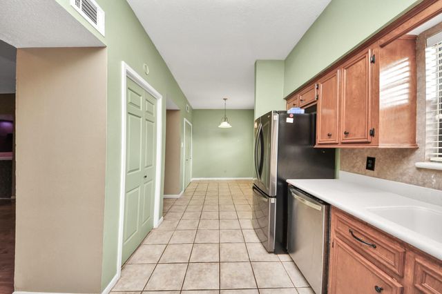 6470 Creekbend Drive, Houston, TX 77096