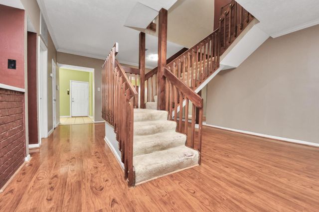 6470 Creekbend Drive, Houston, TX 77096
