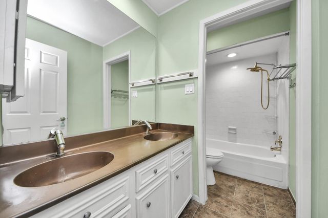 6470 Creekbend Drive, Houston, TX 77096