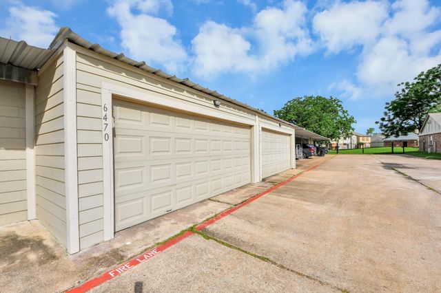 6470 Creekbend Drive, Houston, TX 77096