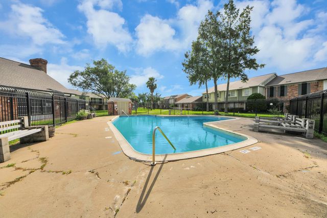 6470 Creekbend Drive, Houston, TX 77096