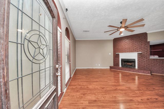6470 Creekbend Drive, Houston, TX 77096