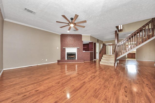 6470 Creekbend Drive, Houston, TX 77096