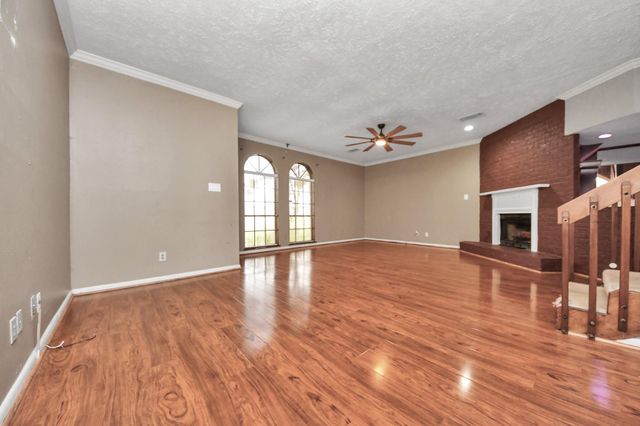 6470 Creekbend Drive, Houston, TX 77096