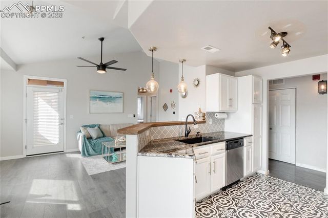 605 Cougar Bluff Point 202, Colorado Springs, CO 80906