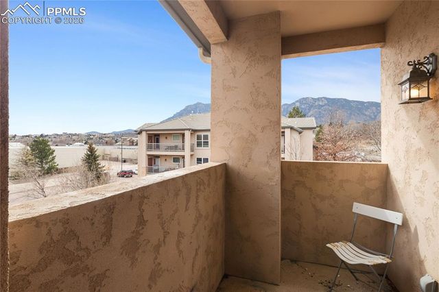 605 Cougar Bluff Point 202, Colorado Springs, CO 80906