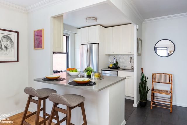 330 3rd Ave Apt 4B, New York City, NY 10010