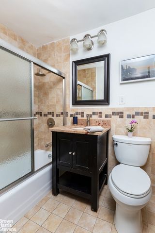 330 3rd Ave Apt 4B, New York City, NY 10010