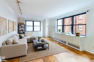 330 3rd Ave Apt 4B, New York City, NY 10010