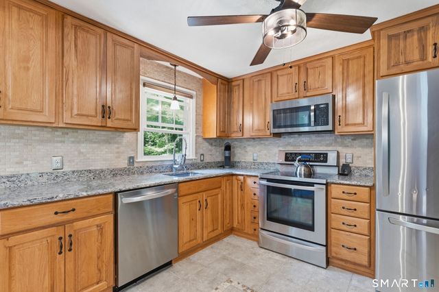 105 Dean Road, East Lyme, CT 06333
