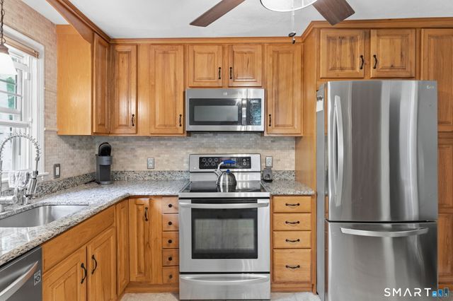 105 Dean Road, East Lyme, CT 06333