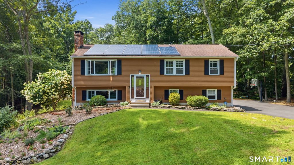 105 Dean Road, East Lyme, CT 06333