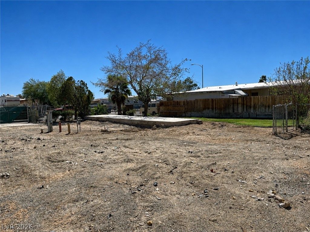 Image 4 of property listing at 6196 Castlemont Avenue, Las Vegas, NV 89156