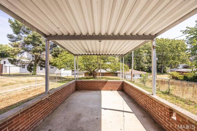 300 S Jackson Street, Belleville, IL 62220