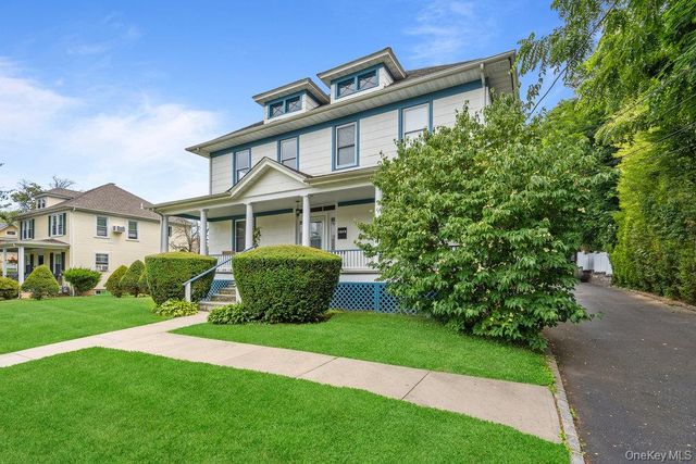 33 Landing Rd, Glen Cove, NY 11542