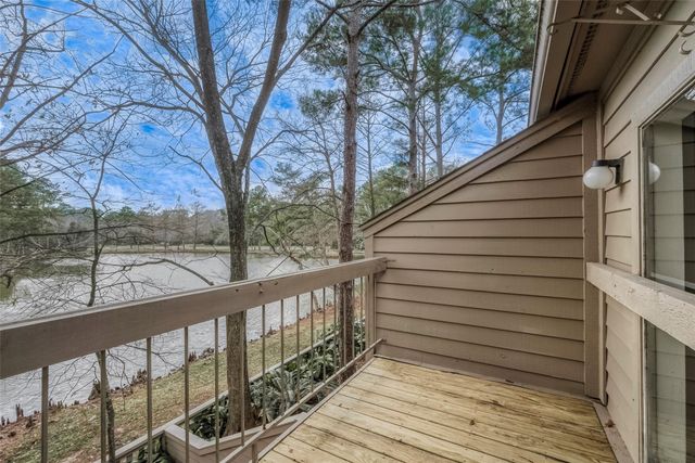 13 Lakeridge Drive, The Woodlands, TX 77381