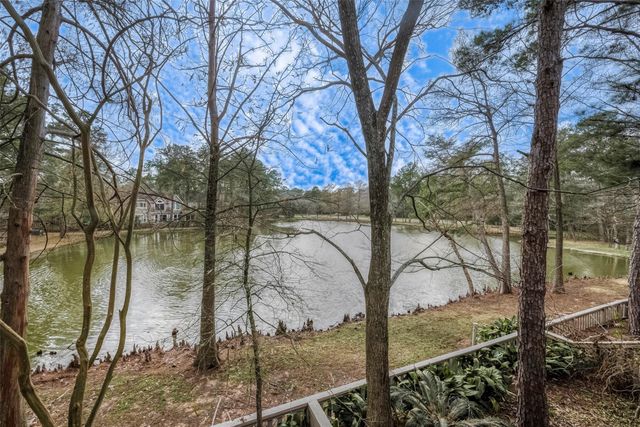 13 Lakeridge Drive, The Woodlands, TX 77381