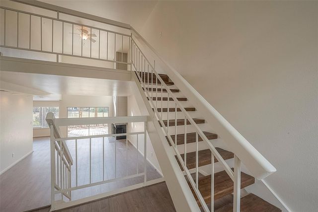 13 Lakeridge Drive, The Woodlands, TX 77381